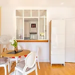 Guestready - Bright In Centre W/ Parking *