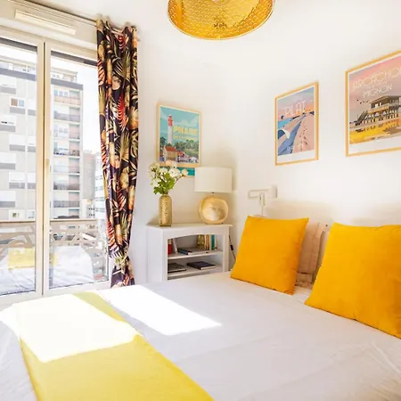 Guestready - Bright In Centre W/ Parking شقة