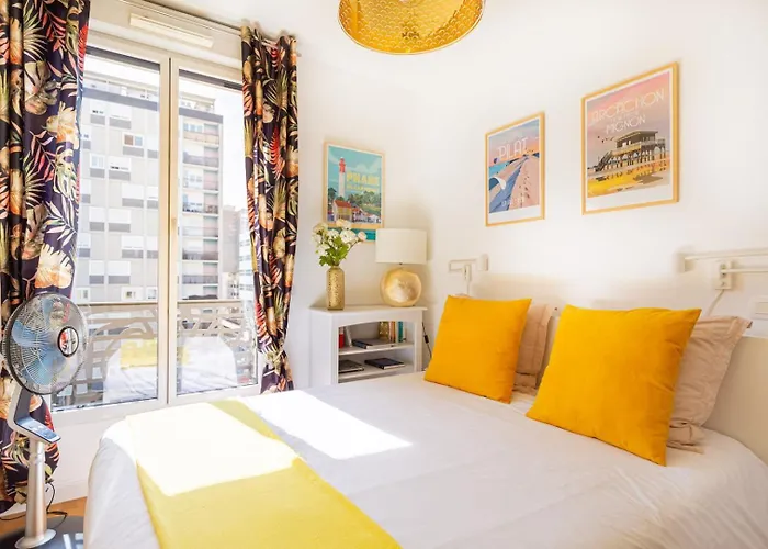 Guestready - Bright In Centre W/ Parking شقة